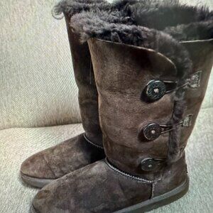 UGG Sherpa lined Brown Suede Boots Sz 9